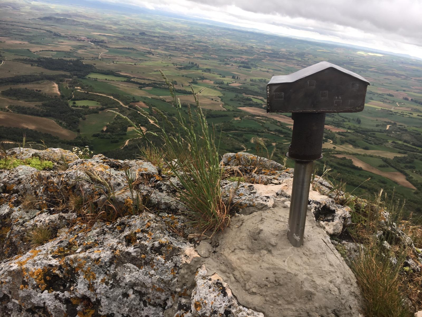 Seis cimas de los Obarenes Orientales: Montefuerte, Peñalrayo, Avellano, Parada Vieja, Cruz de Motrico y San Juan